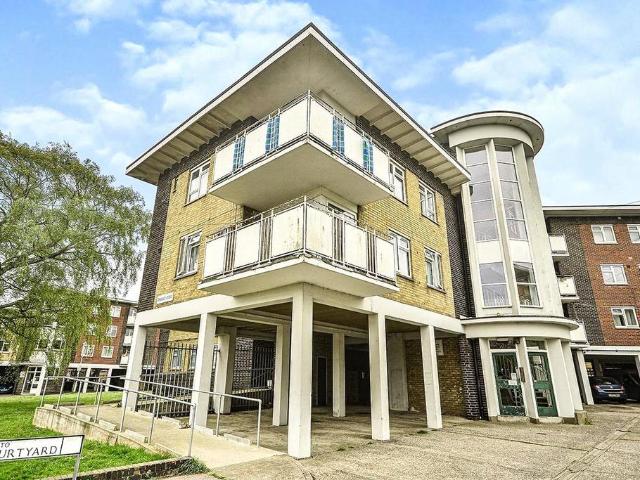 2 bedroom flat for sale