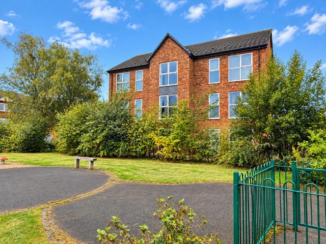 2 bedroom flat for sale