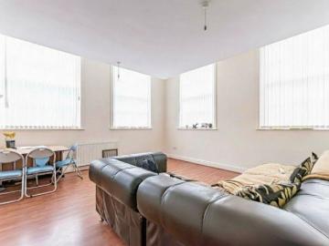2 bedroom flat for sale