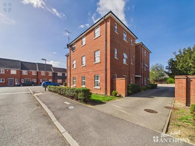 2 bedroom flat for sale