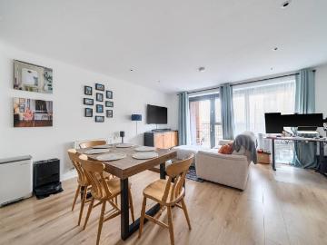 2 bedroom flat for sale