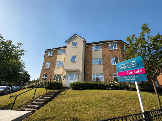 2 bedroom flat for sale