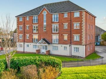 2 bedroom flat for sale