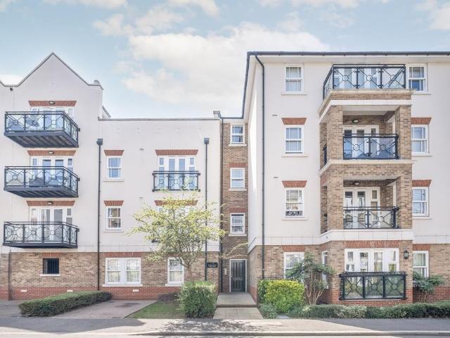 2 bedroom flat for sale
