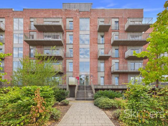 2 bedroom flat for sale