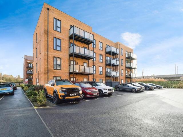 2 bedroom flat for sale