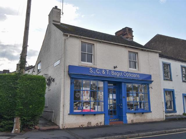 2 bedroom flat for sale