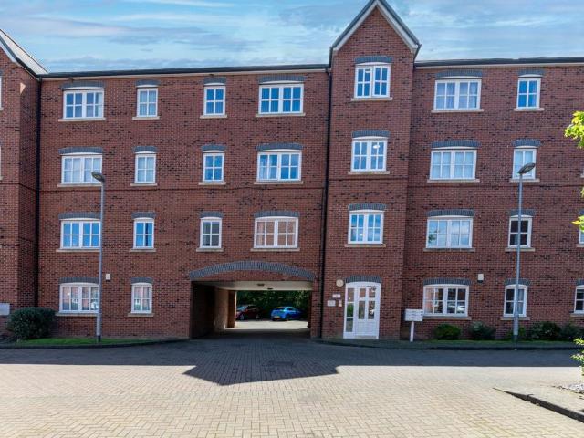 2 bedroom flat for sale