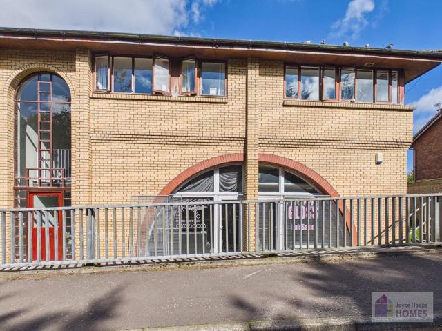 2 bedroom flat for sale