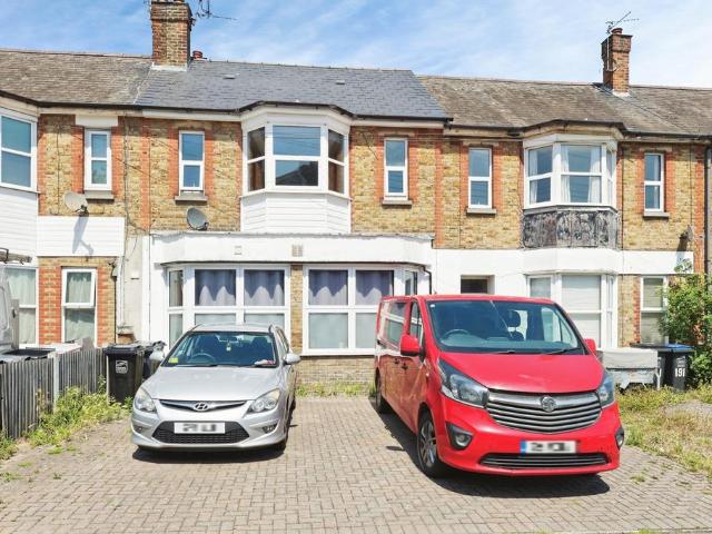 2 bedroom maisonette for sale