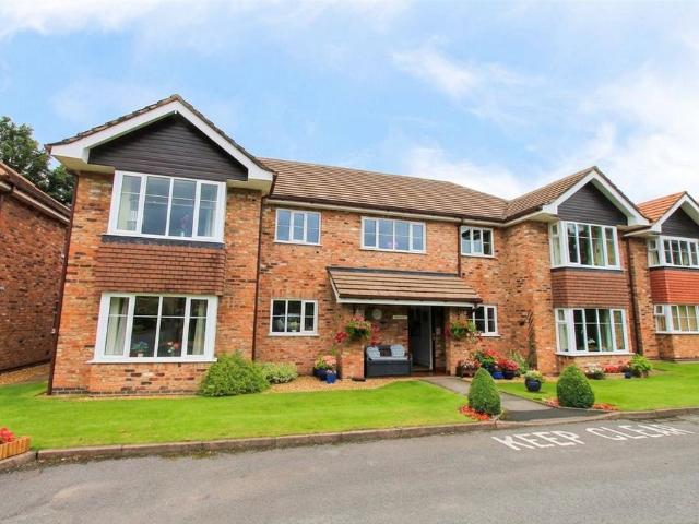 2 bedroom flat for sale