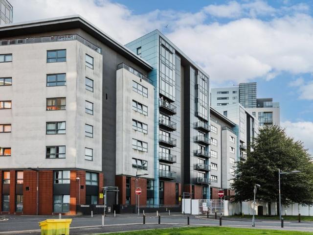 2 bedroom flat for sale