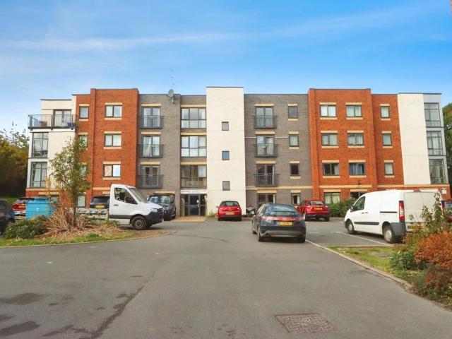 2 bedroom flat for sale