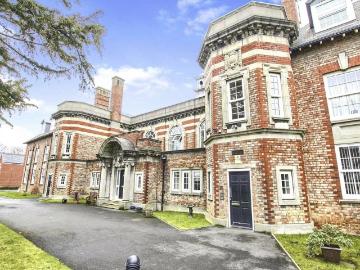 2 bedroom flat for sale