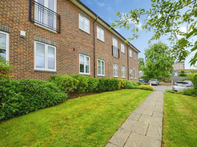 2 bedroom flat for sale