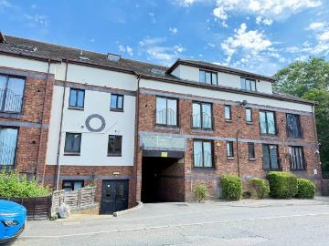 2 bedroom flat for sale
