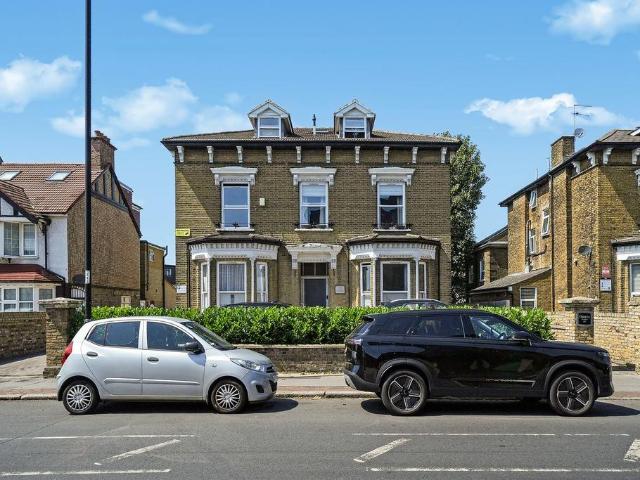 2 bedroom flat for sale