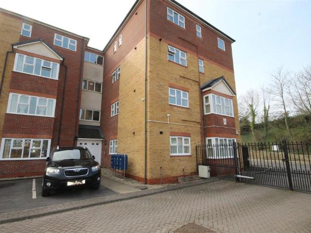 2 bedroom flat for sale