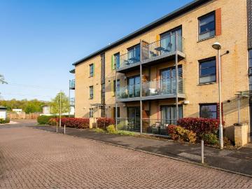 2 bedroom flat for sale