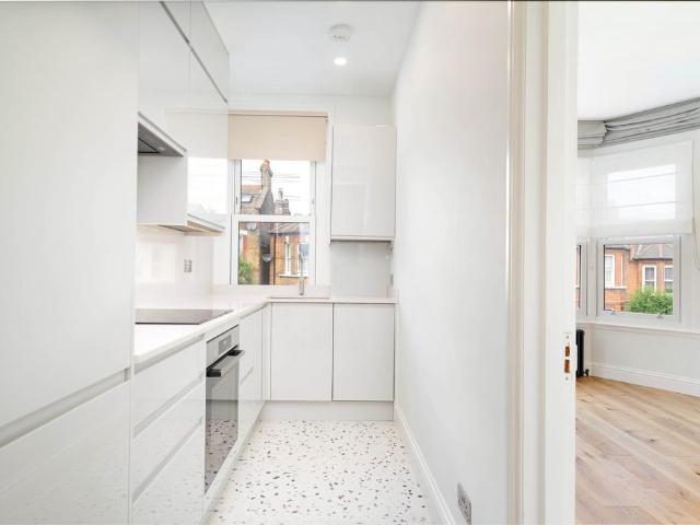 2 bedroom flat for sale