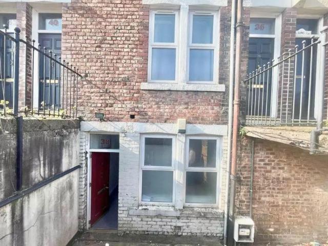2 bedroom flat for sale
