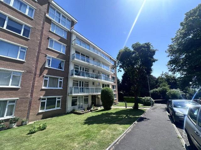 2 bedroom flat for sale