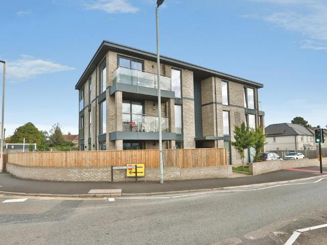 2 bedroom flat for sale