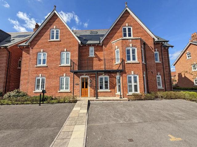 2 bedroom flat for sale