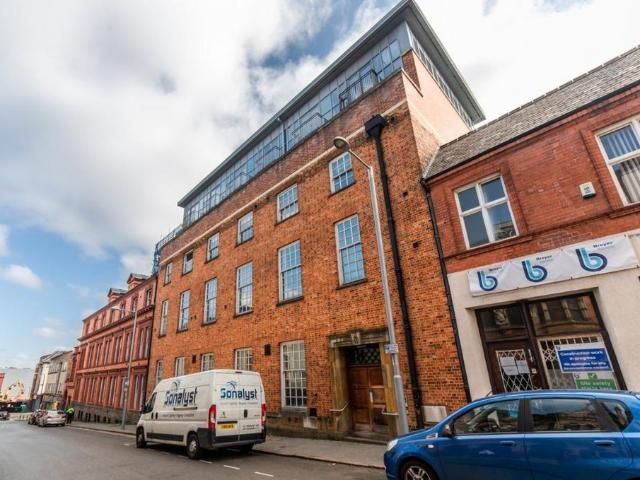 2 bedroom flat for sale