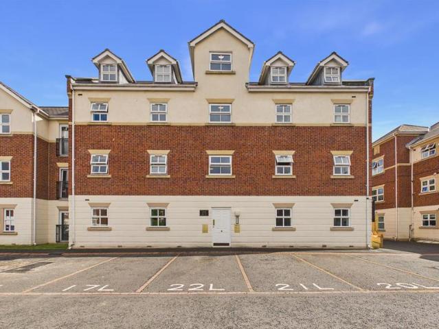 2 bedroom flat for sale