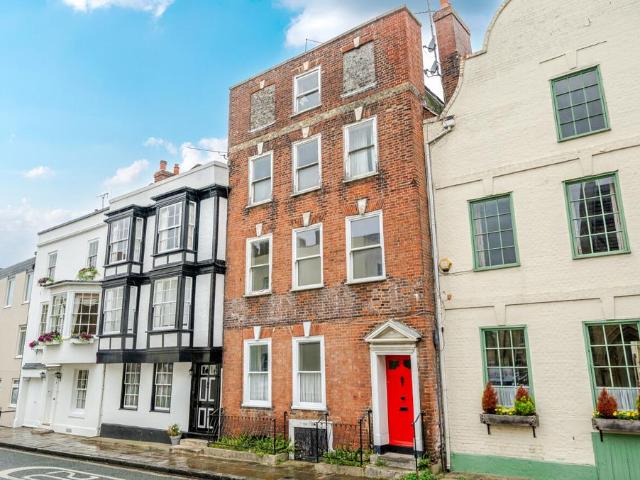 2 bedroom flat for sale