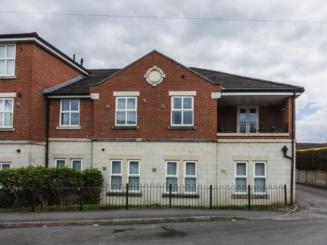 2 bedroom flat for sale