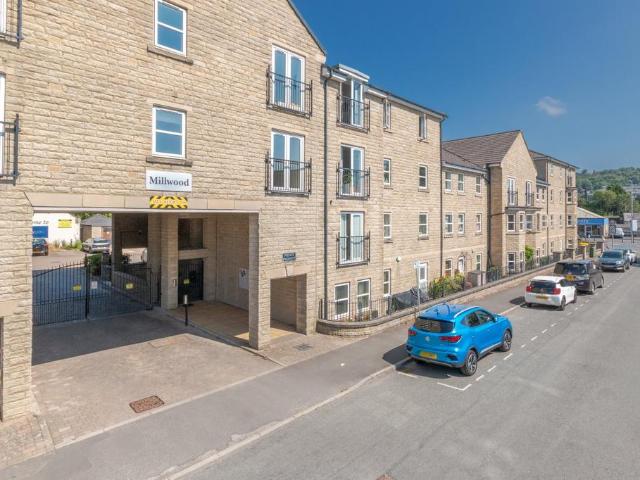 2 bedroom flat for sale