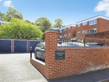 2 bedroom flat for sale