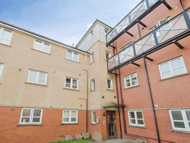 2 bedroom flat for sale