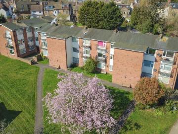 2 bedroom flat for sale