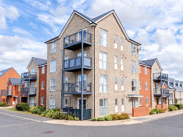 2 bedroom flat for sale