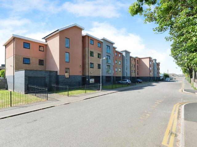 2 bedroom flat for sale
