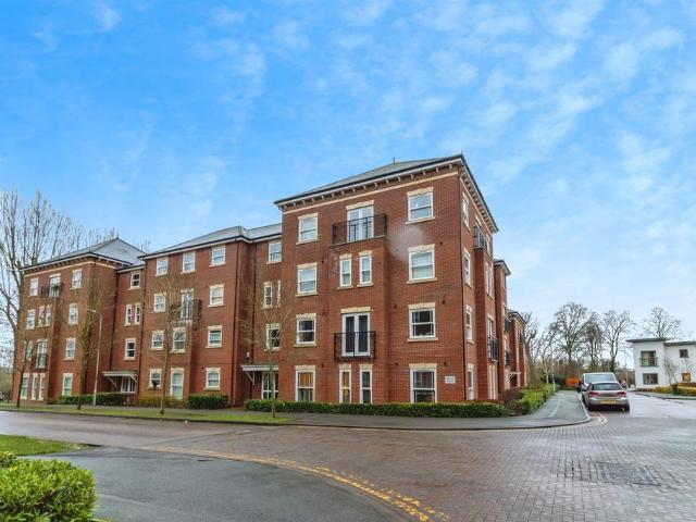 2 bedroom flat for sale
