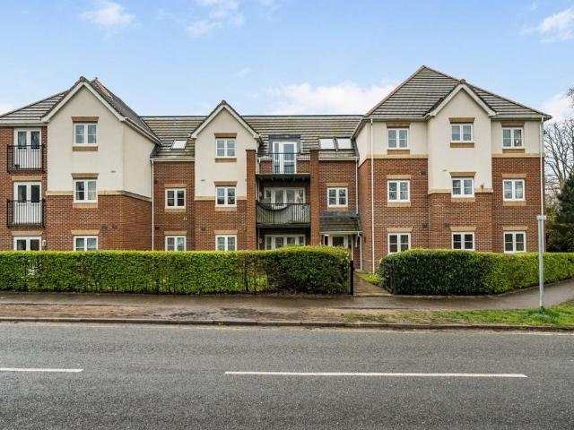 2 bedroom flat for sale