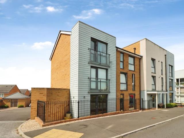 2 bedroom flat for sale