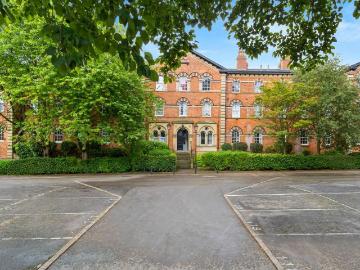 2 bedroom flat for sale