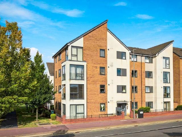 2 bedroom flat for sale