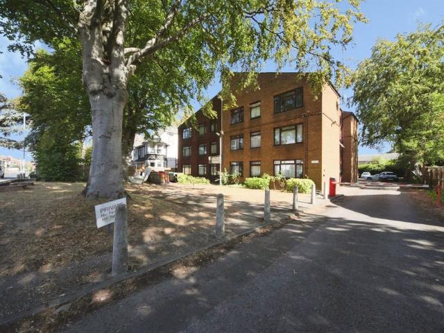 2 bedroom flat for sale
