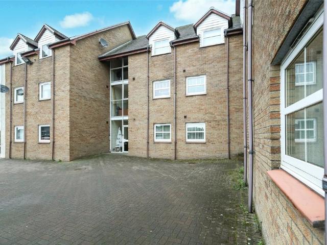 2 bedroom flat for sale