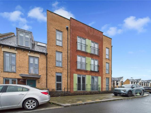 2 bedroom flat for sale
