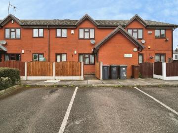 Flat for sale in Walkden, M28 - Garden