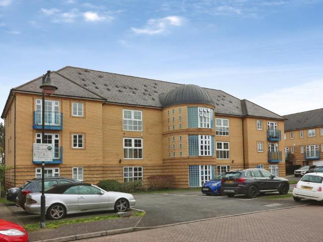 2 bedroom flat for sale