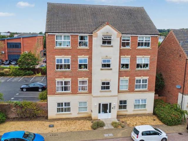 2 bedroom flat for sale