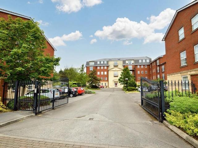 2 bedroom flat for sale